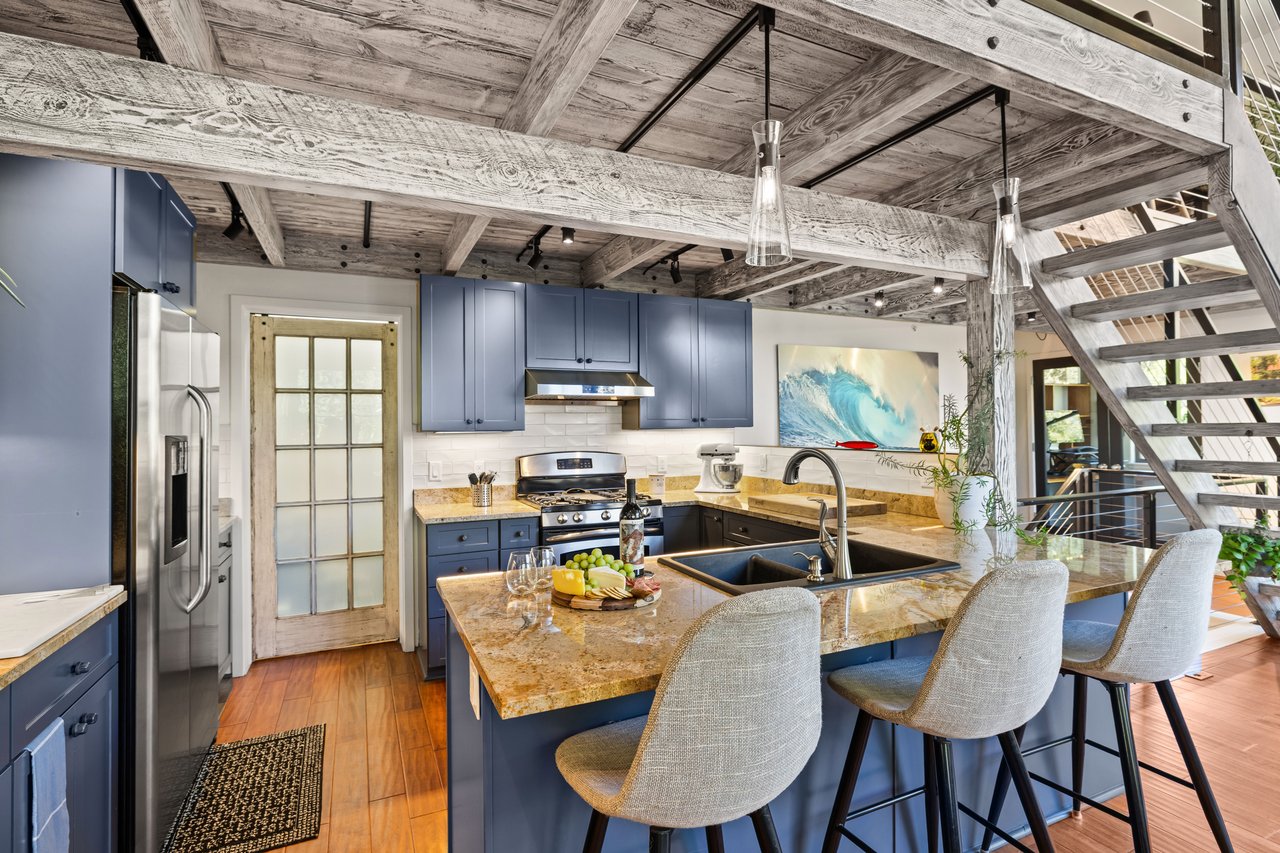 Fully Remodeled End Unit with Designer Luxury