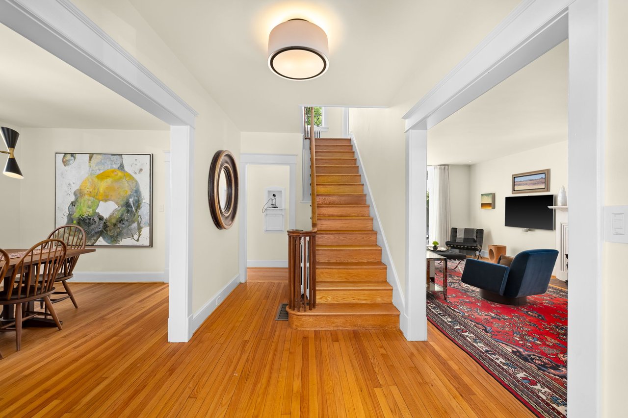 22 W OAK STREET