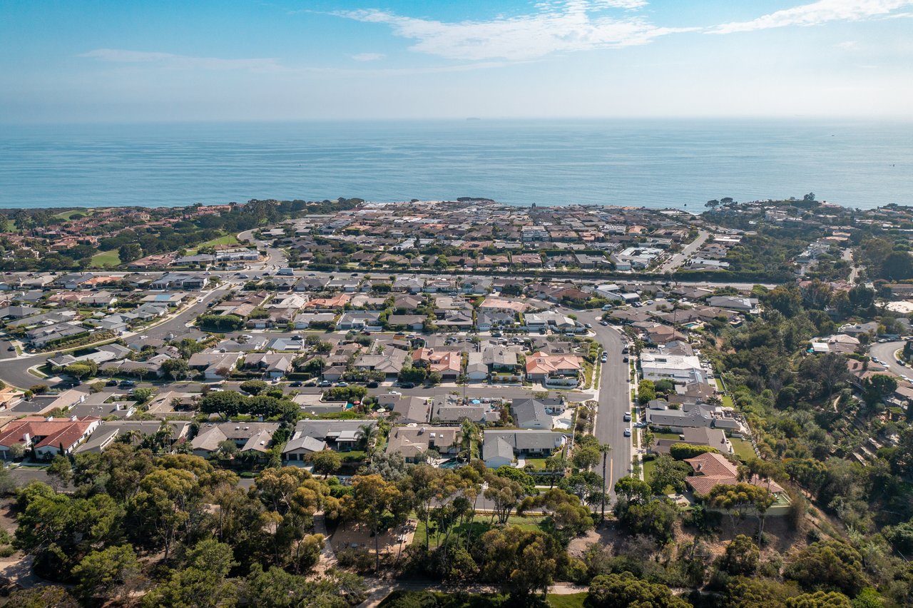 Corona del Mar Neighborhood Spotlight: Cameo Highlands