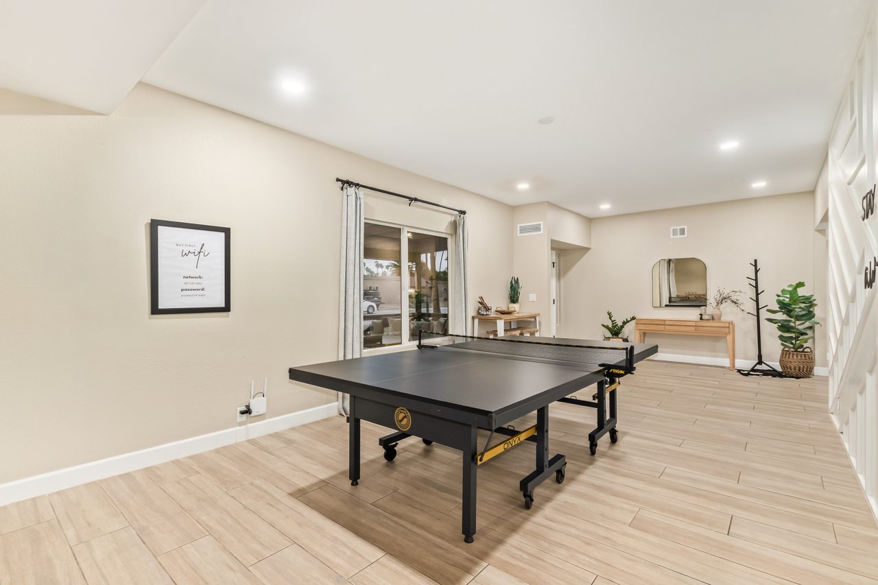 5839 E VOLTAIRE Avenue