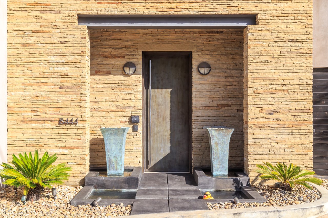 8444 Harold Way, Sunset Strip