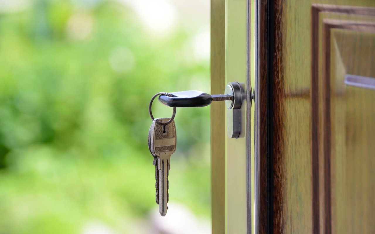 Spring 2025 Open Houses: Tips for Homebuyers to Make the Most of Your Visit cover