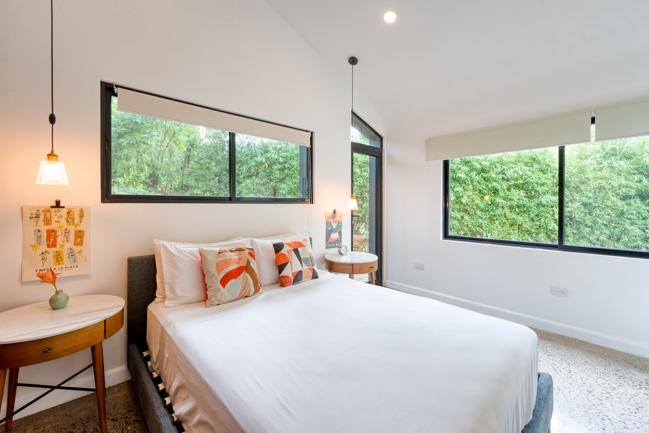 Modern Eco Villa in Central Uvita Only 5 Minutes from Surf Beach
