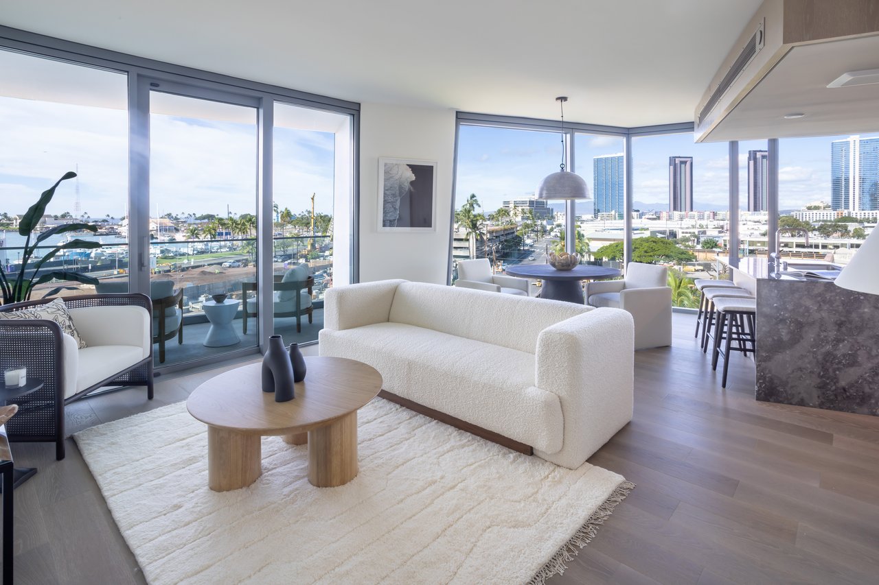 Beautiful End Unit in Ko’ula at Ward Village
