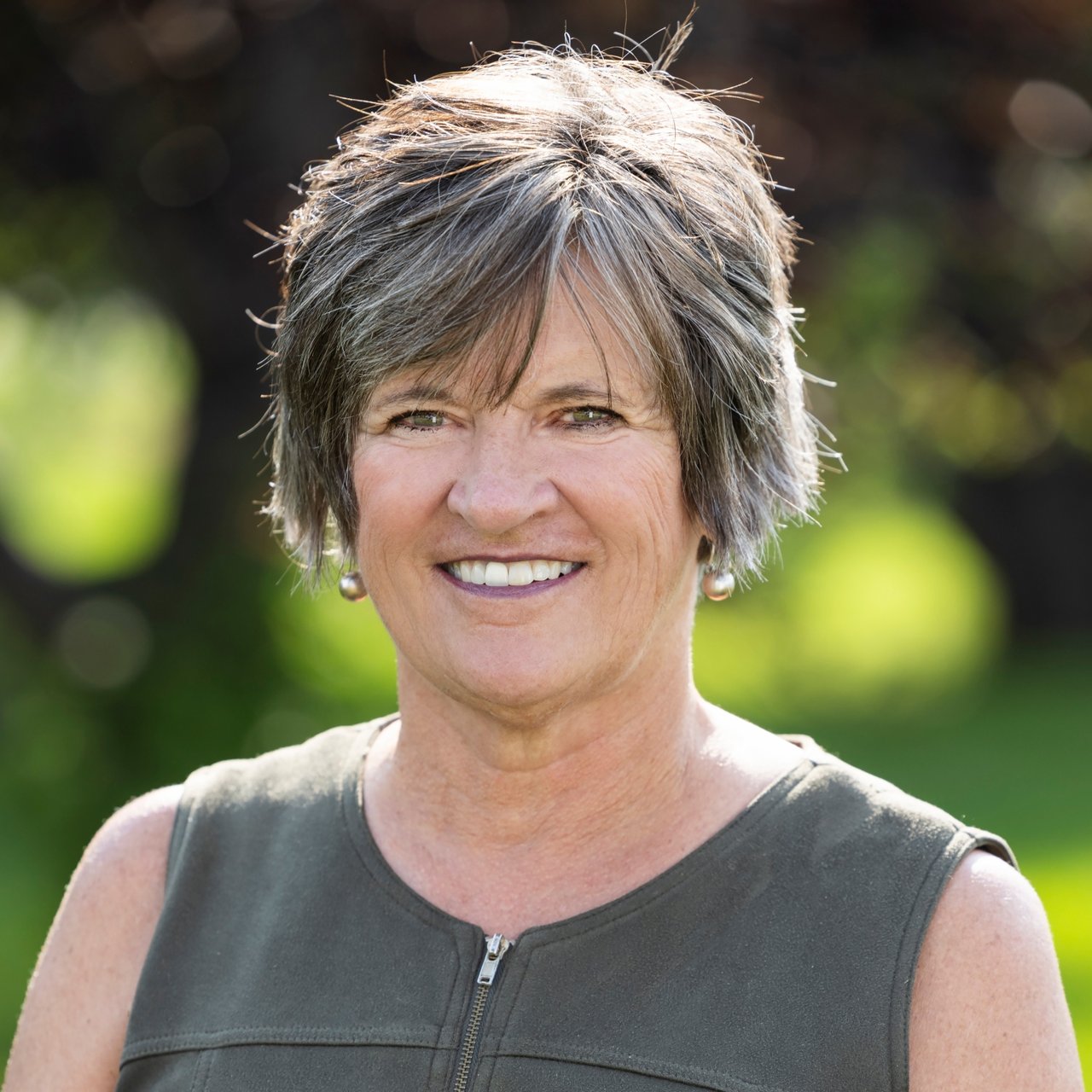 Karen Ward Livingston, MT Real Estate Agent Headshot