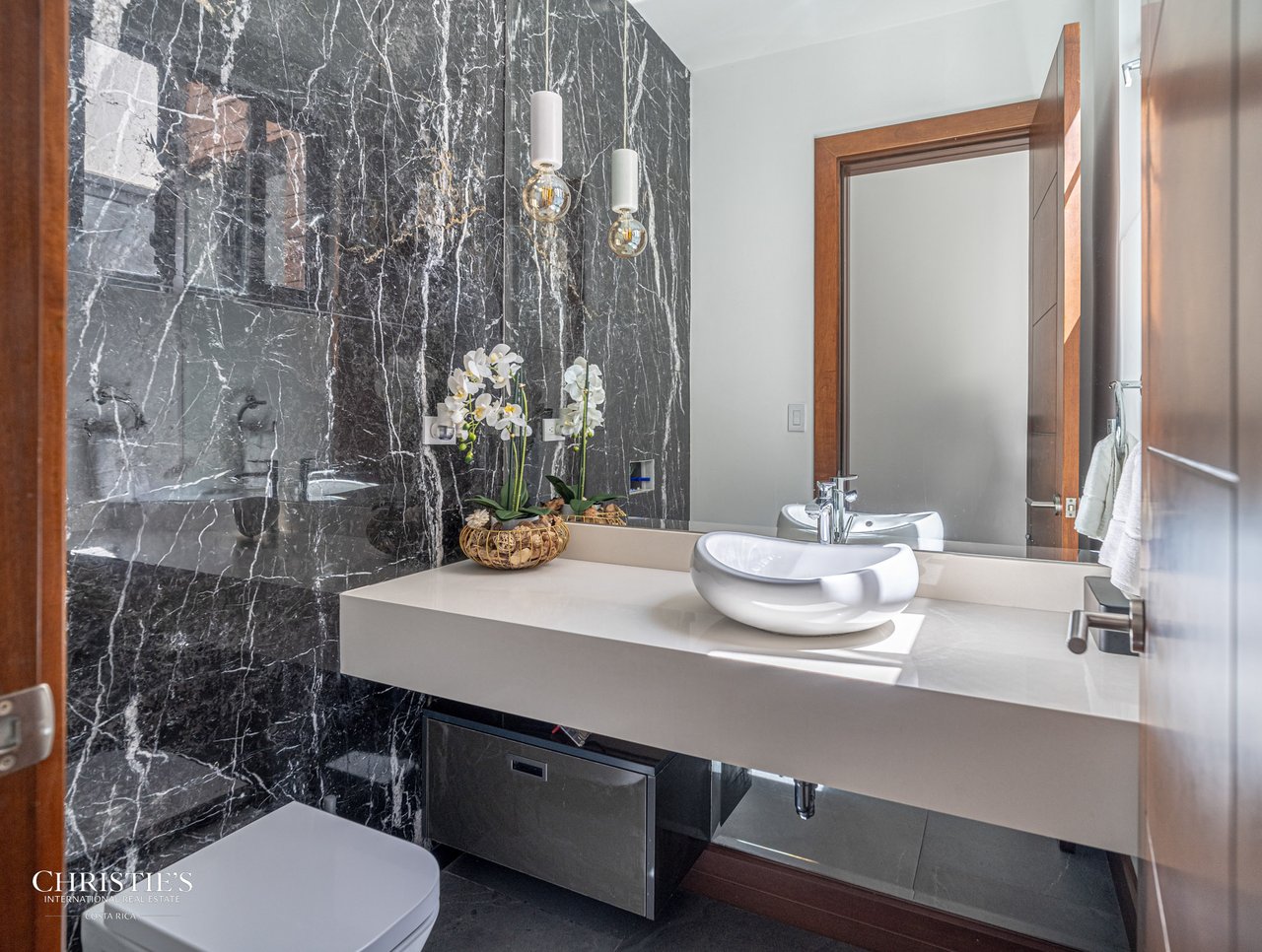 Modern Elegance with Panoramic Views – Exclusive Las Gemas Residence