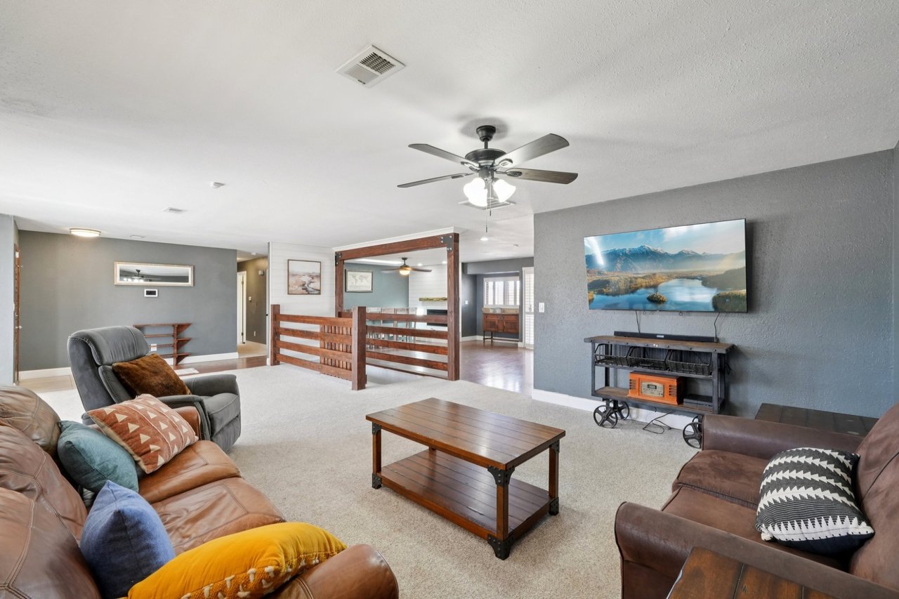 1003 W Camino Al Cielo Dr