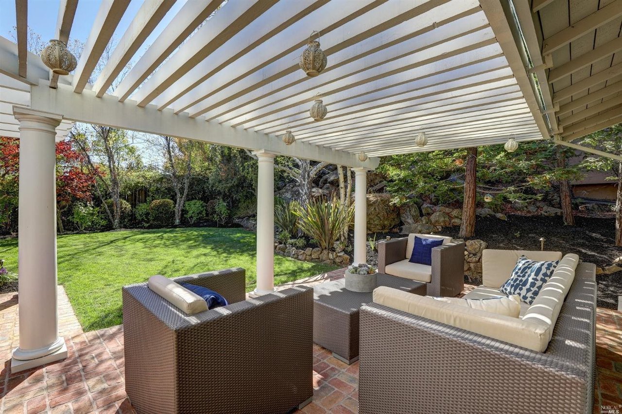 151 Fernwood Dr