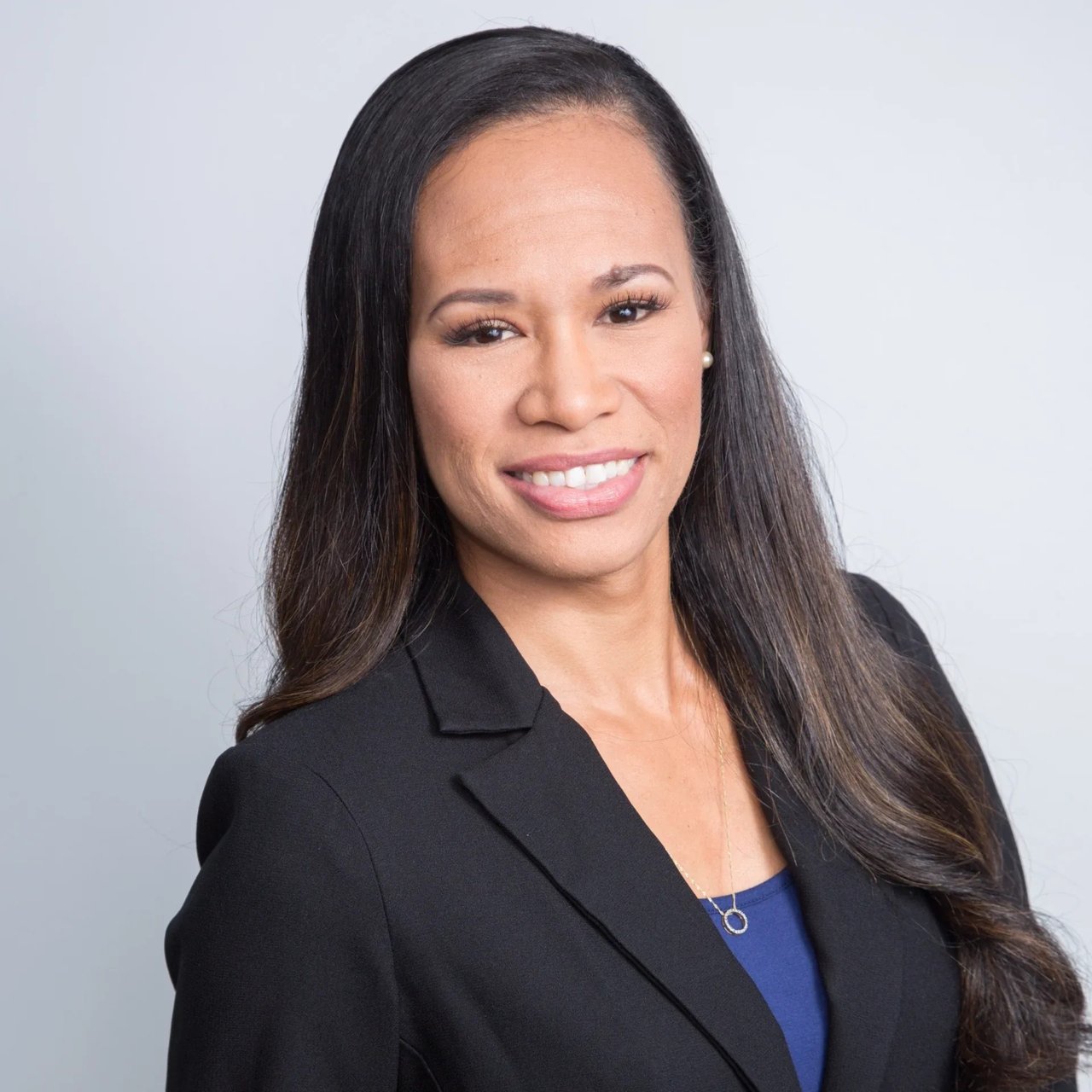 Charis Panoke Mililani, HI Real Estate Agent Headshot