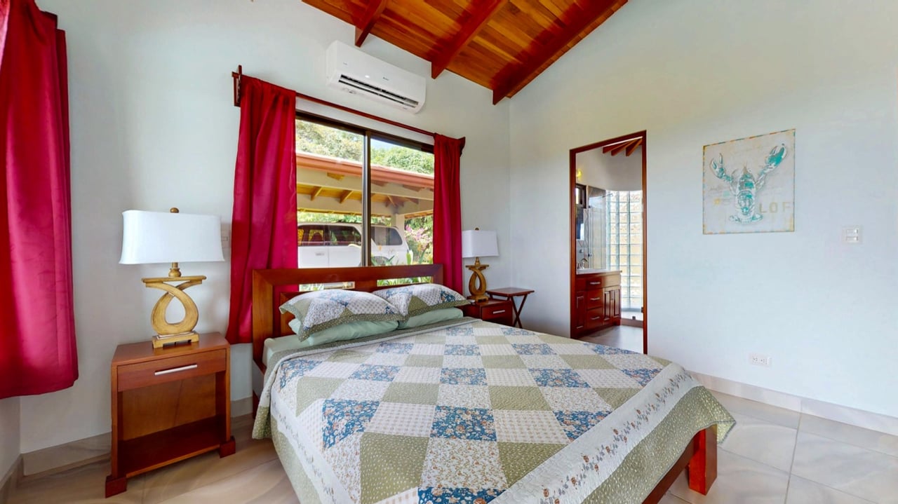 Casa Jean, Window of the Soul 