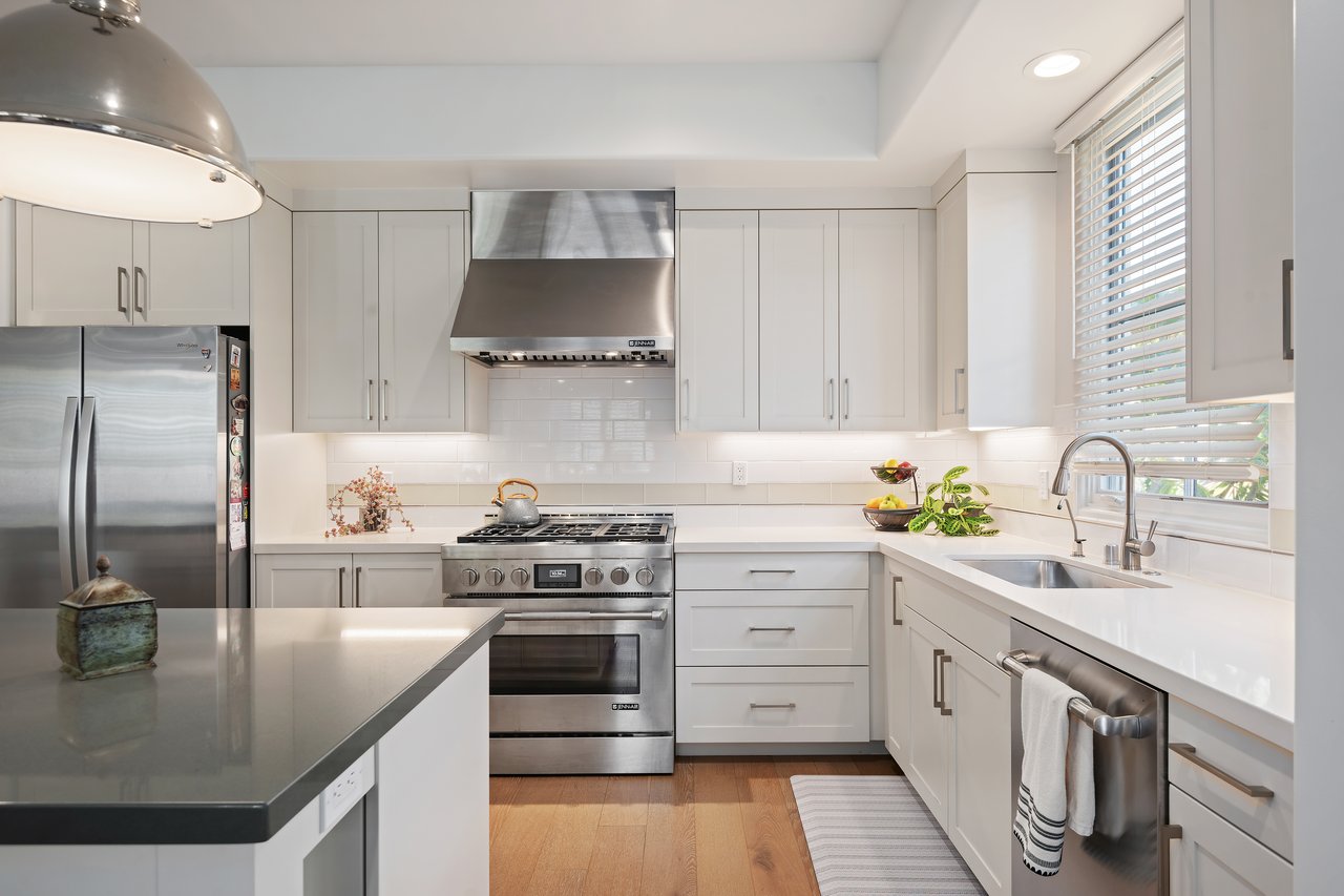 3726 State Street, 203