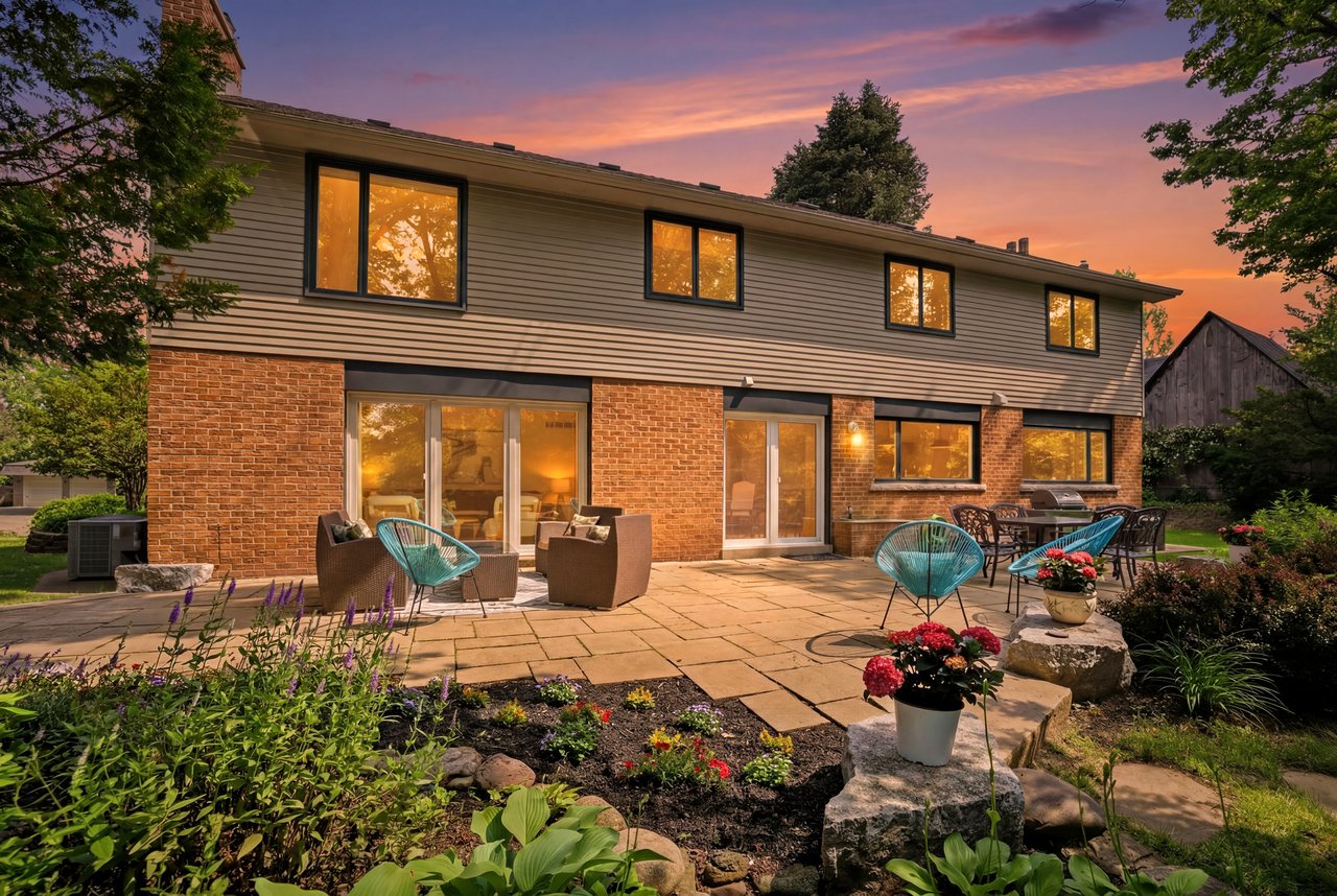 Rare Court Location on Oakville Golf Course