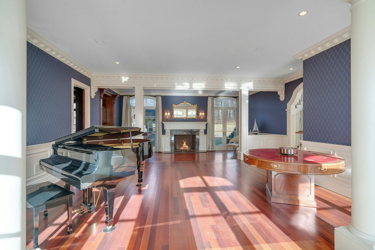 9 Ridge Crest Road