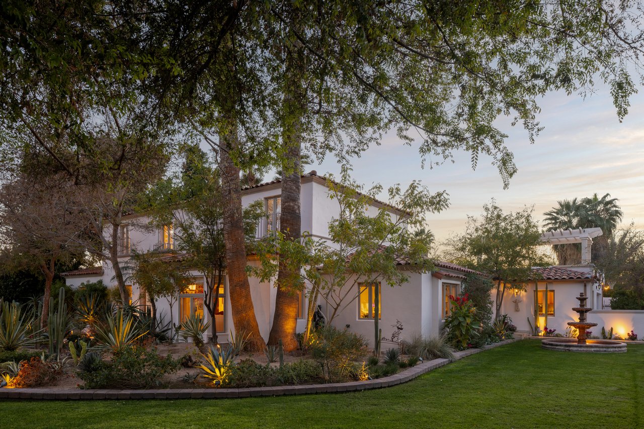 3042 N MANOR Drive E