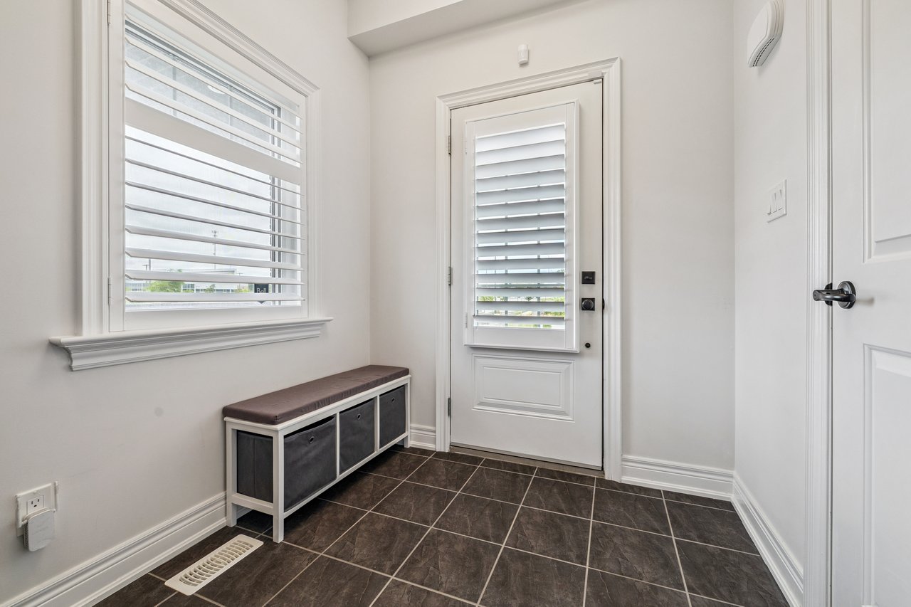 Beautifully updated END-UNIT townhome