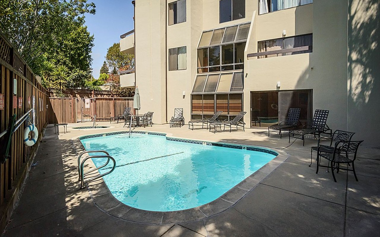 425 N El Camino Real, #202