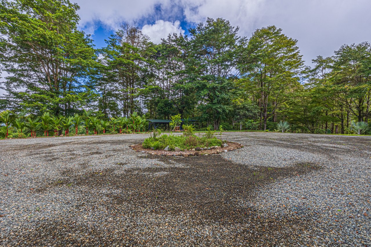 La Sombra Villas, Where Nature Meets Comfort in Tinamates!