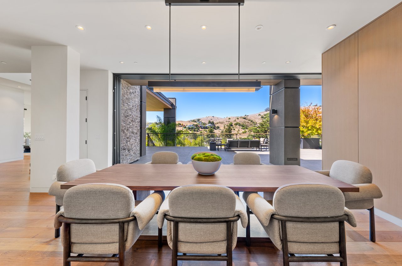 Modern Luxury - Completed in 2020