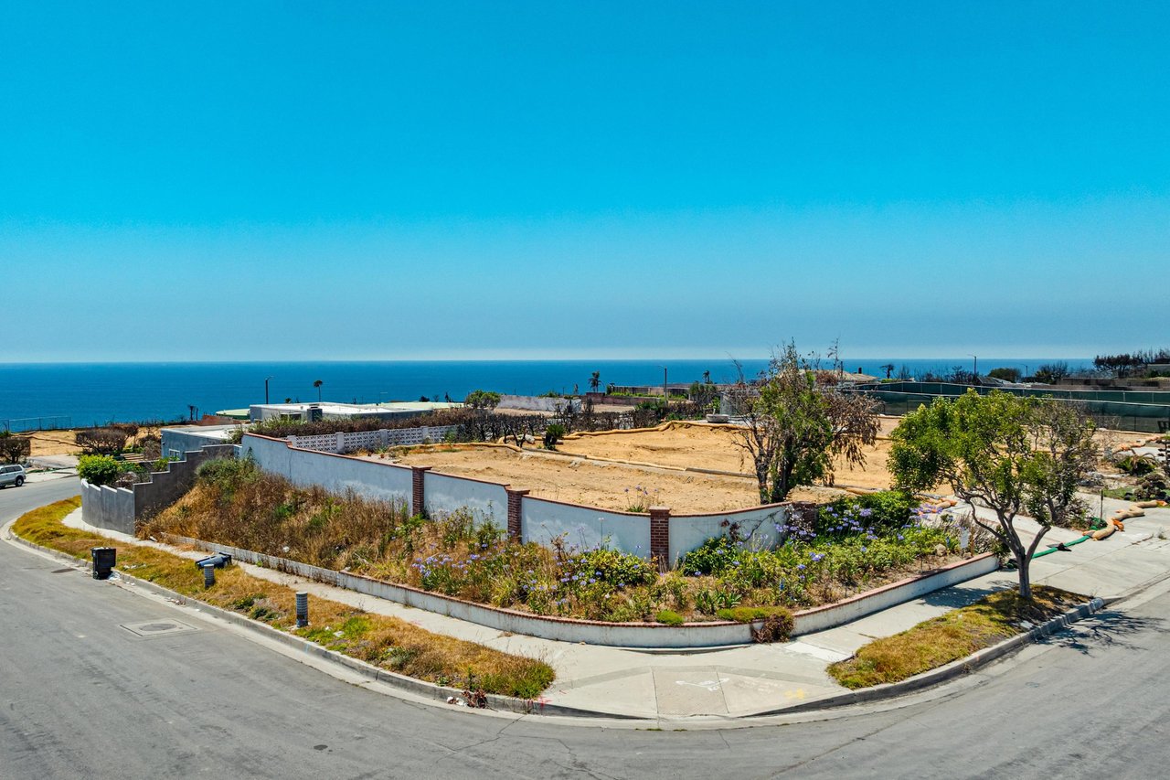 18348 Clifftop Way, Sunset Mesa