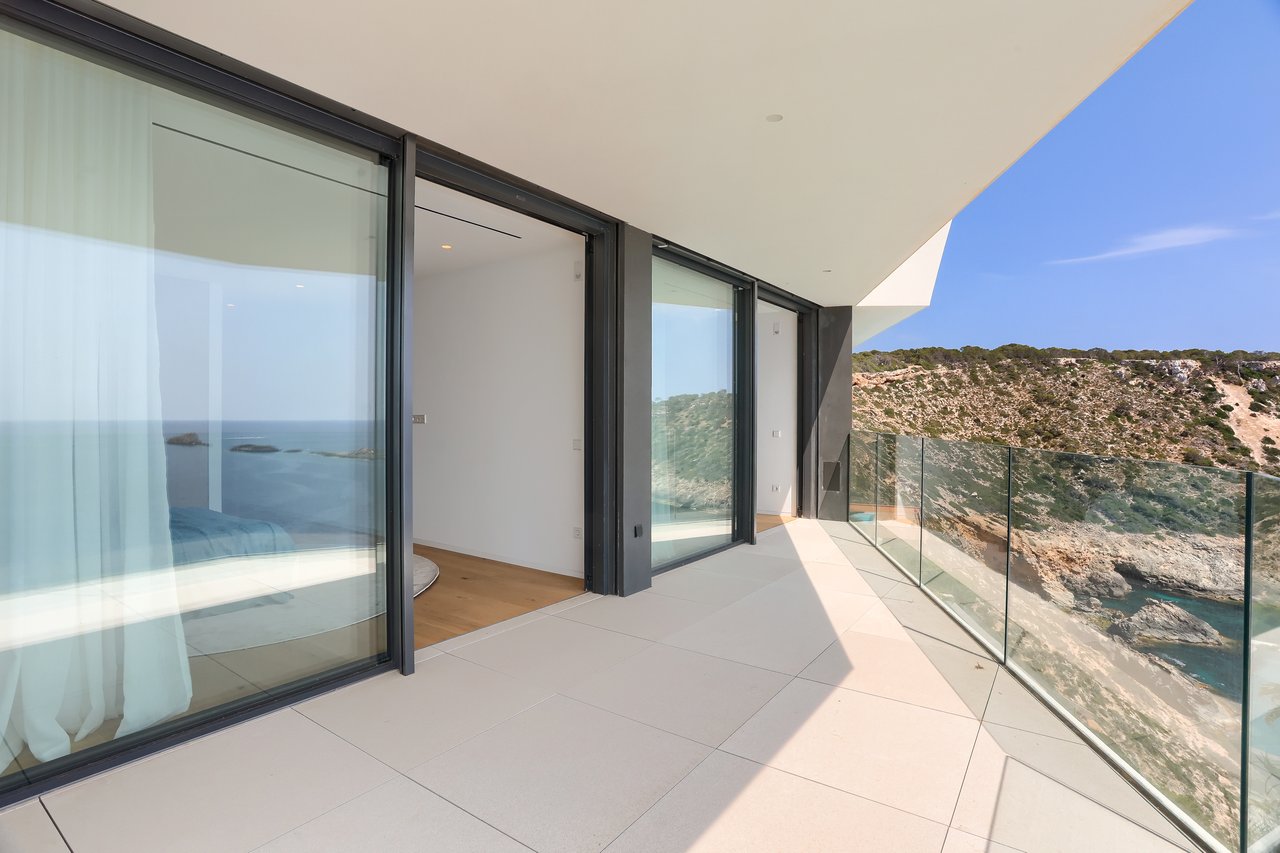 Modern Villa in The Exclusive El Toro Community