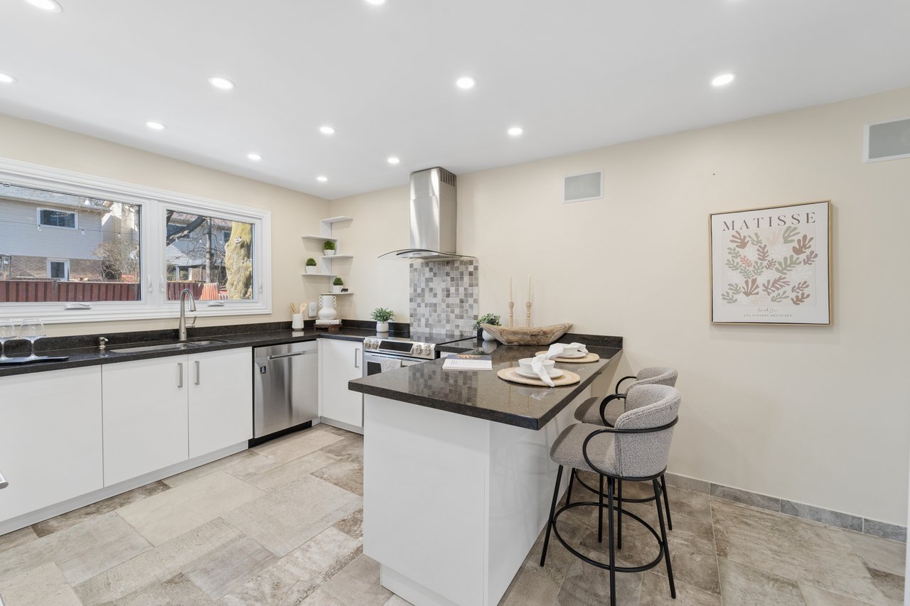 1156 Gloucester Square