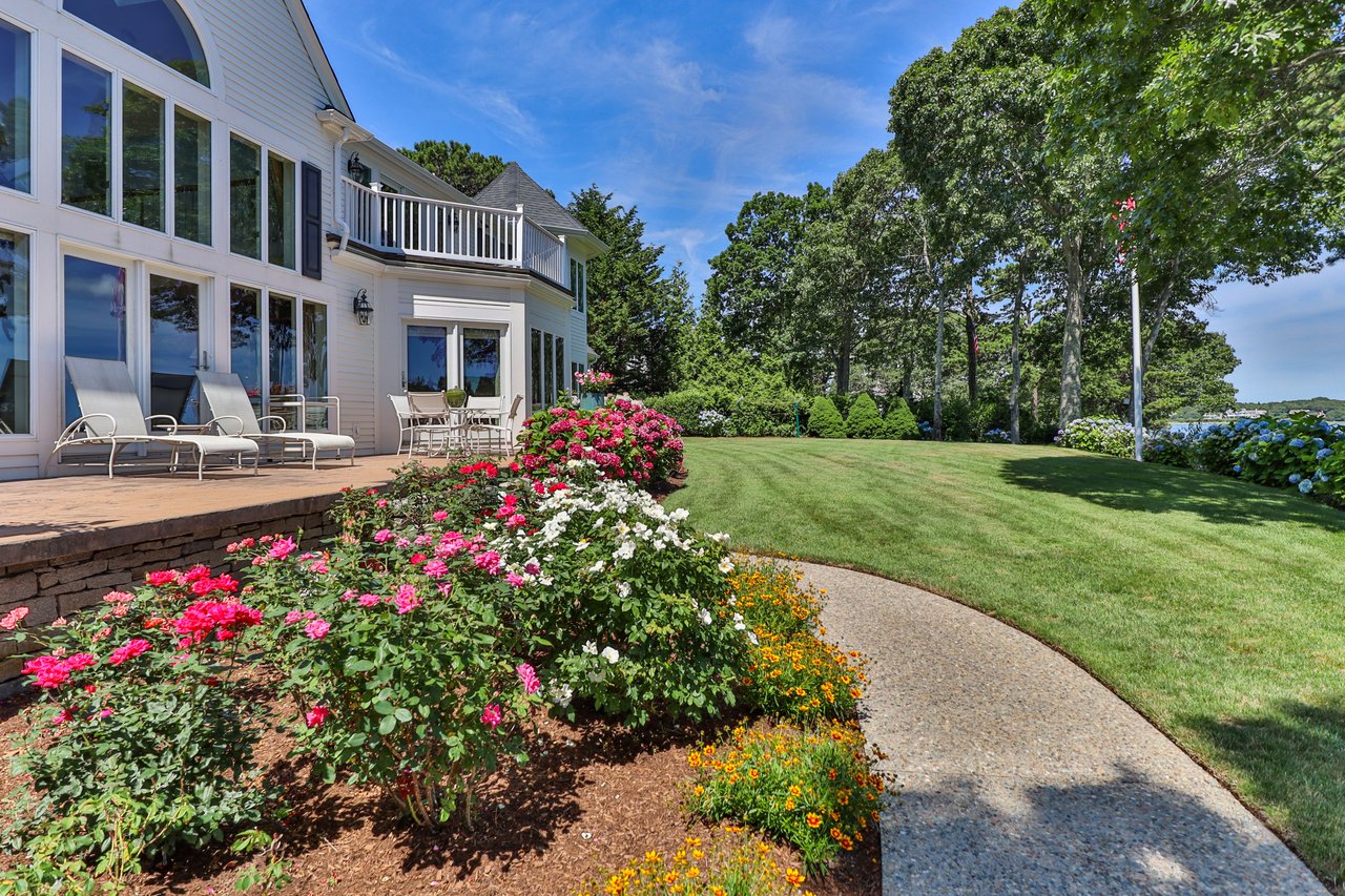 Breathtaking views over West Bay and Eel River