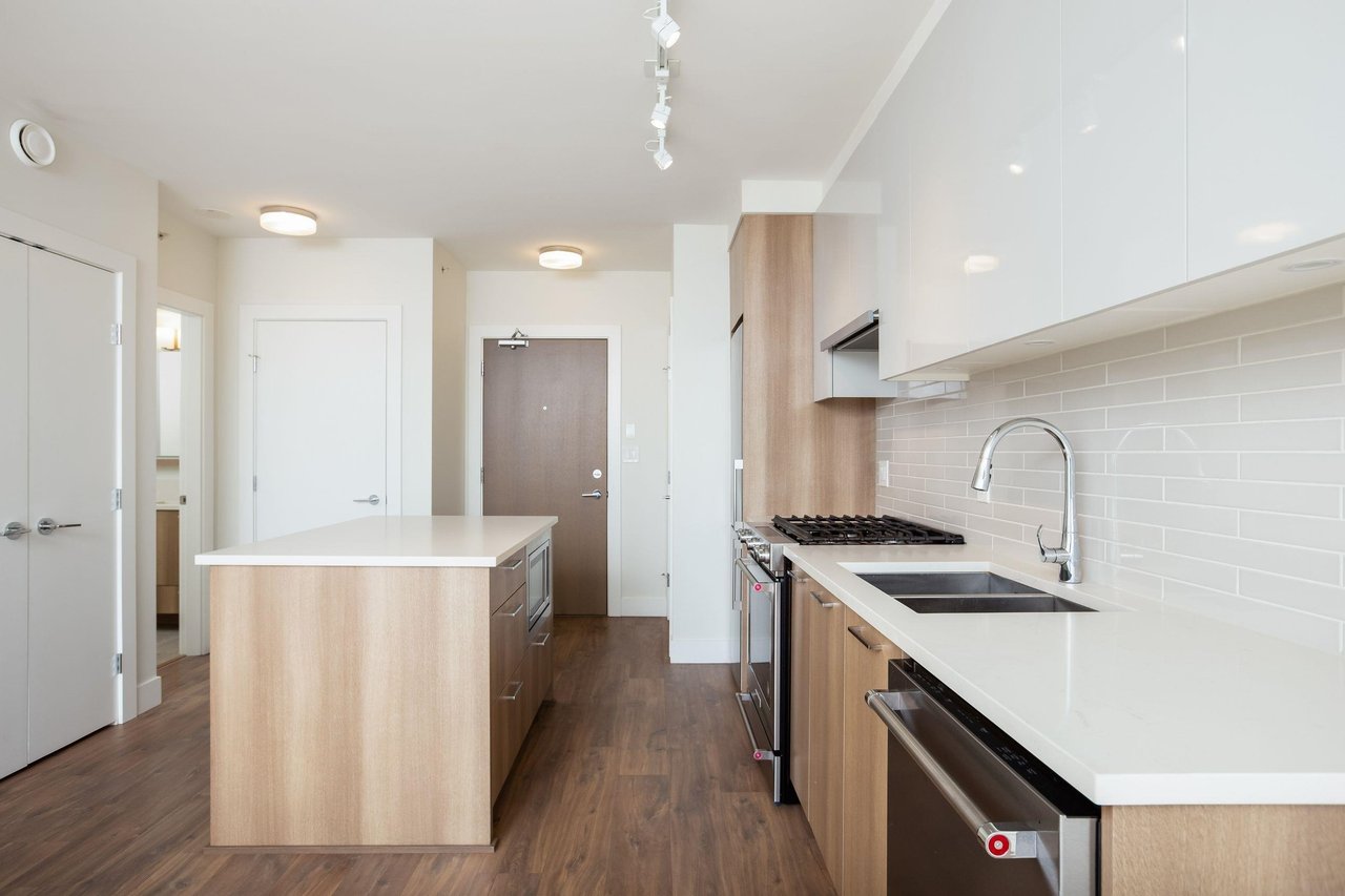 258 Nelson's Ct, #411