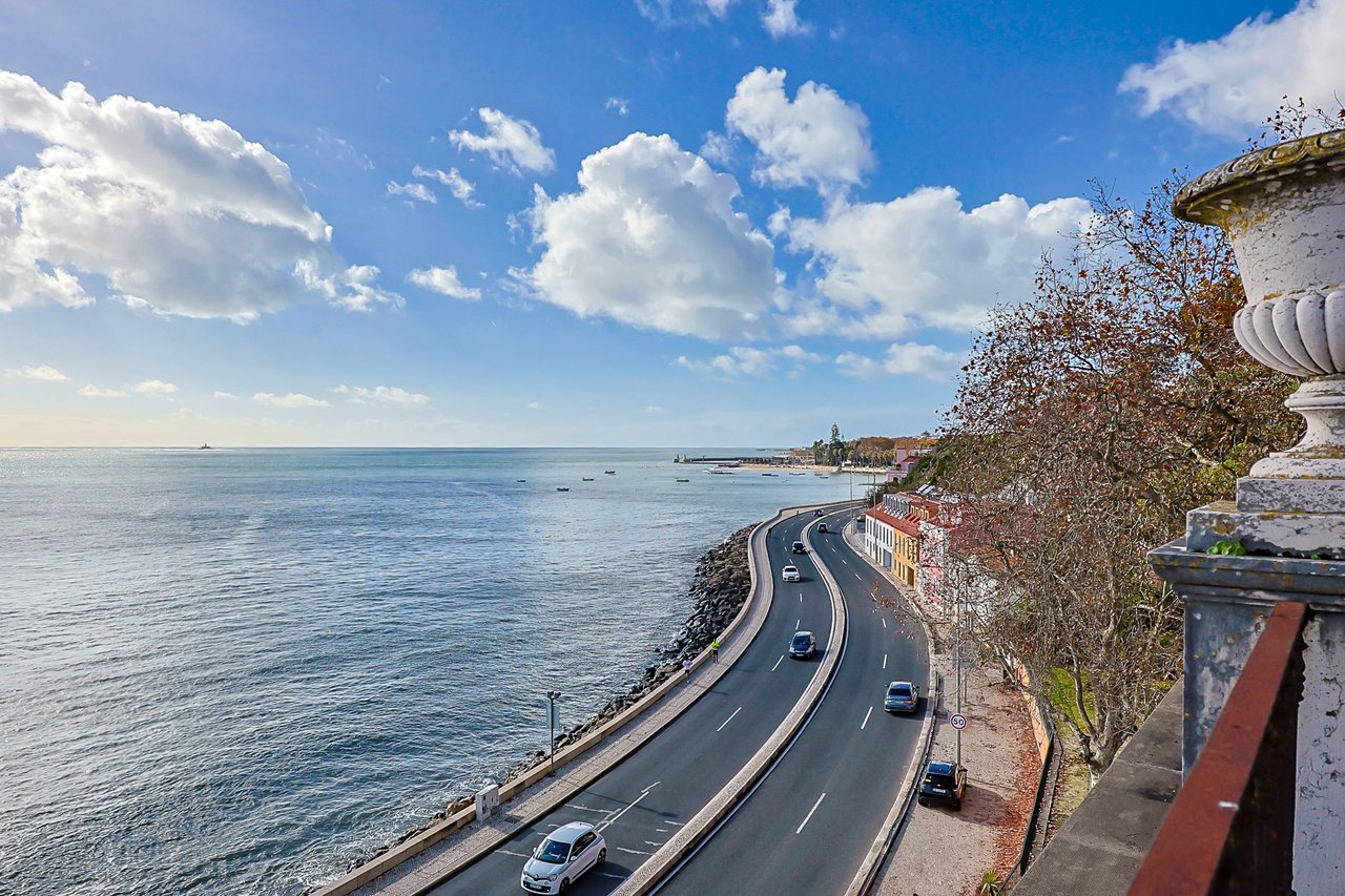 Quinta do Relógio: Historic 19th-Century Waterfront Palacete in Paço de Arcos, Oeiras