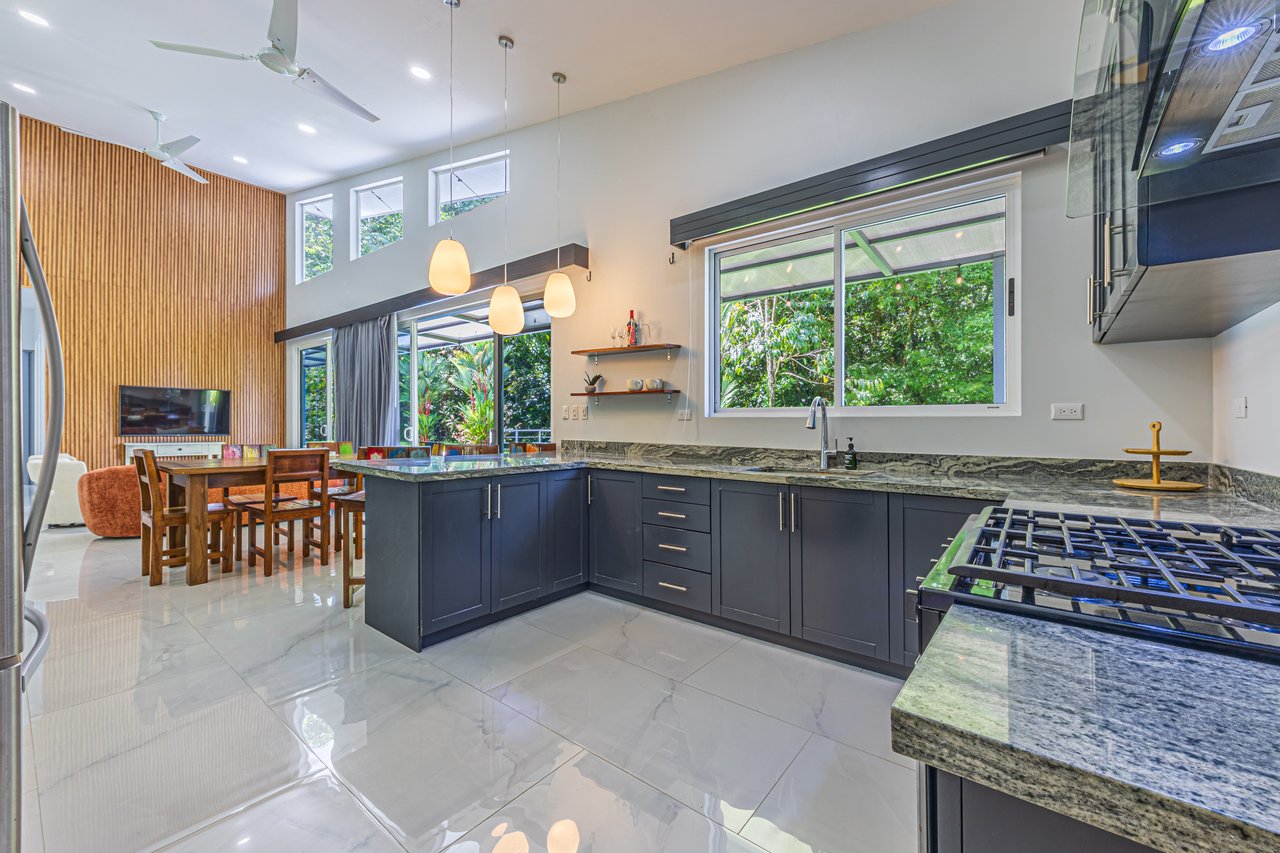 Perfect for Families or a Peaceful Retirement, Uvita Pacific Ocean Town