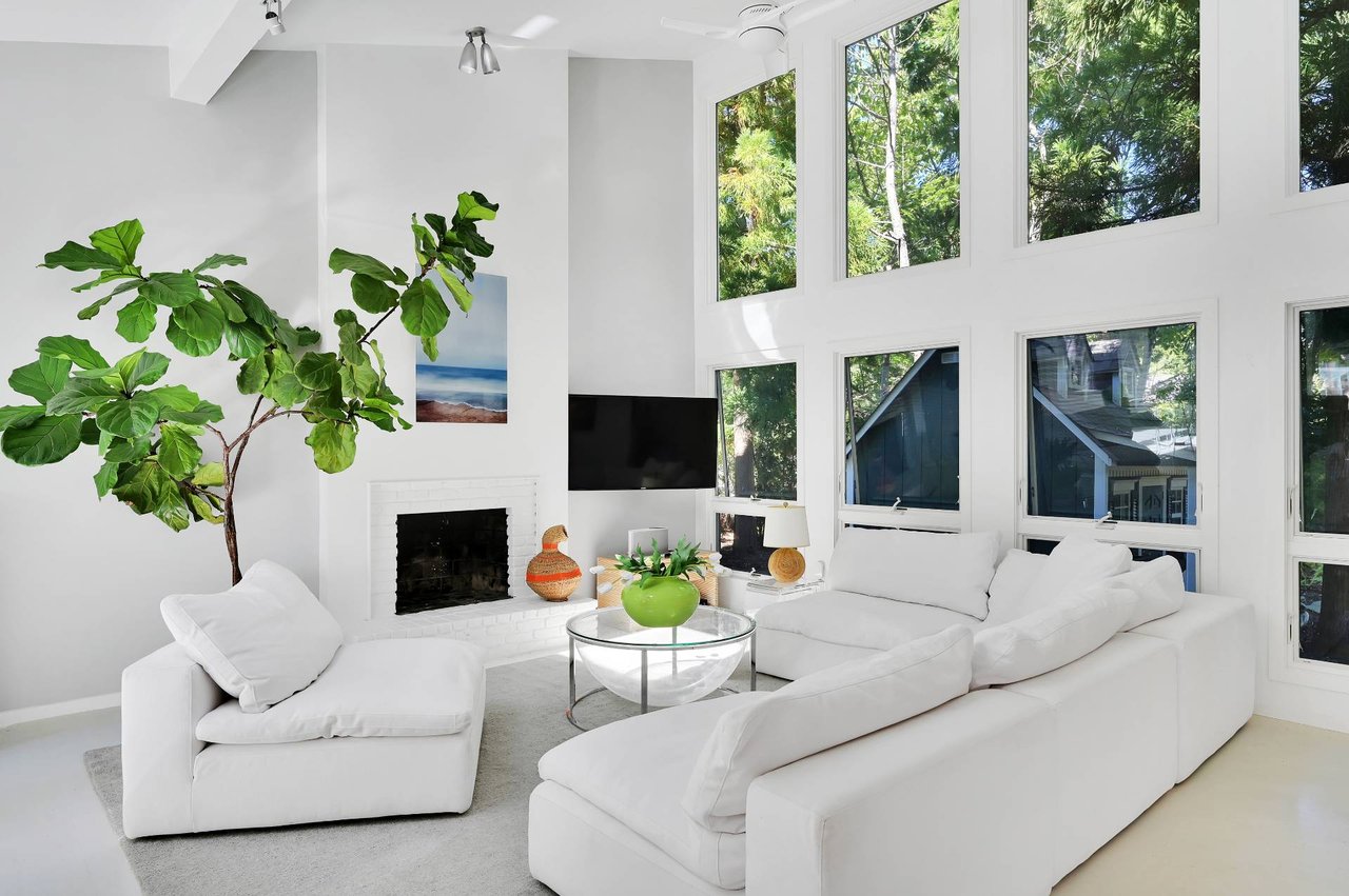 33 Bayberry Lane, Amagansett