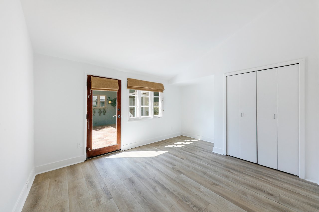 Spacious Malibu West Mid Century