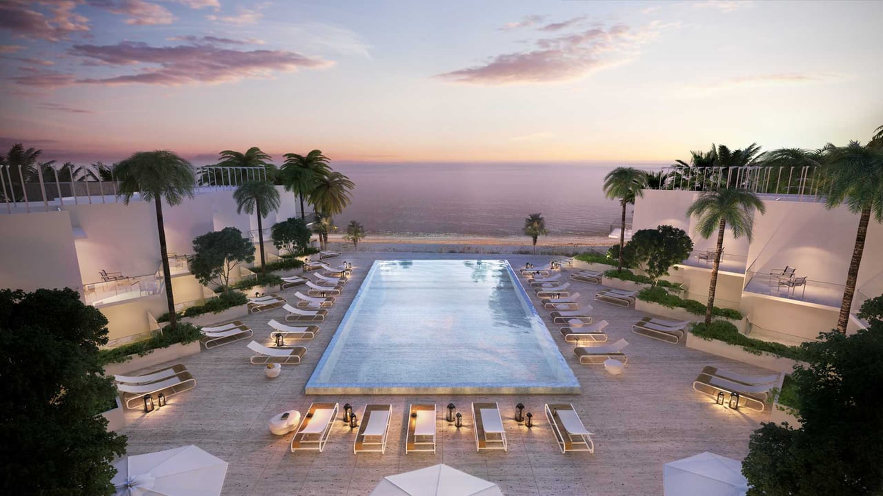 Turnberry Ocean Club swimming pool 