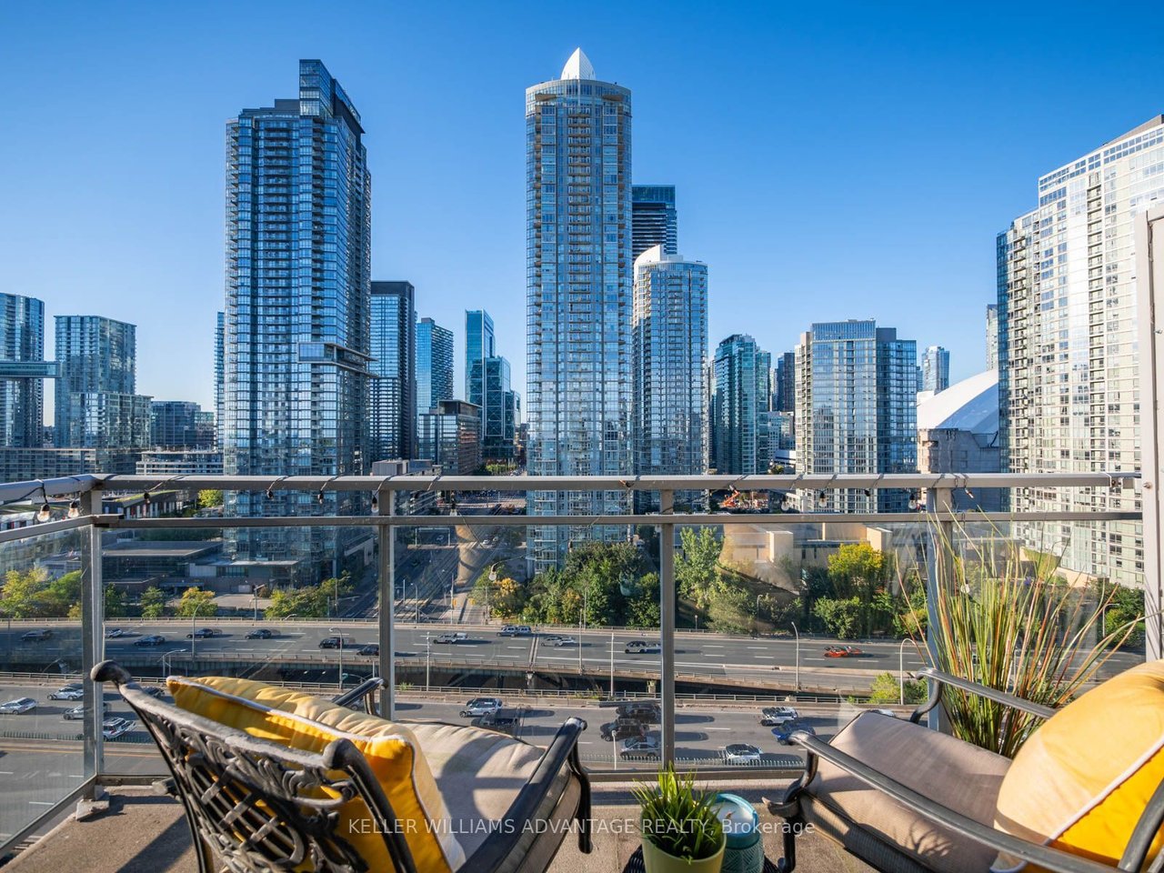 PENTHOUSE ESCAPE IN THE TOWN