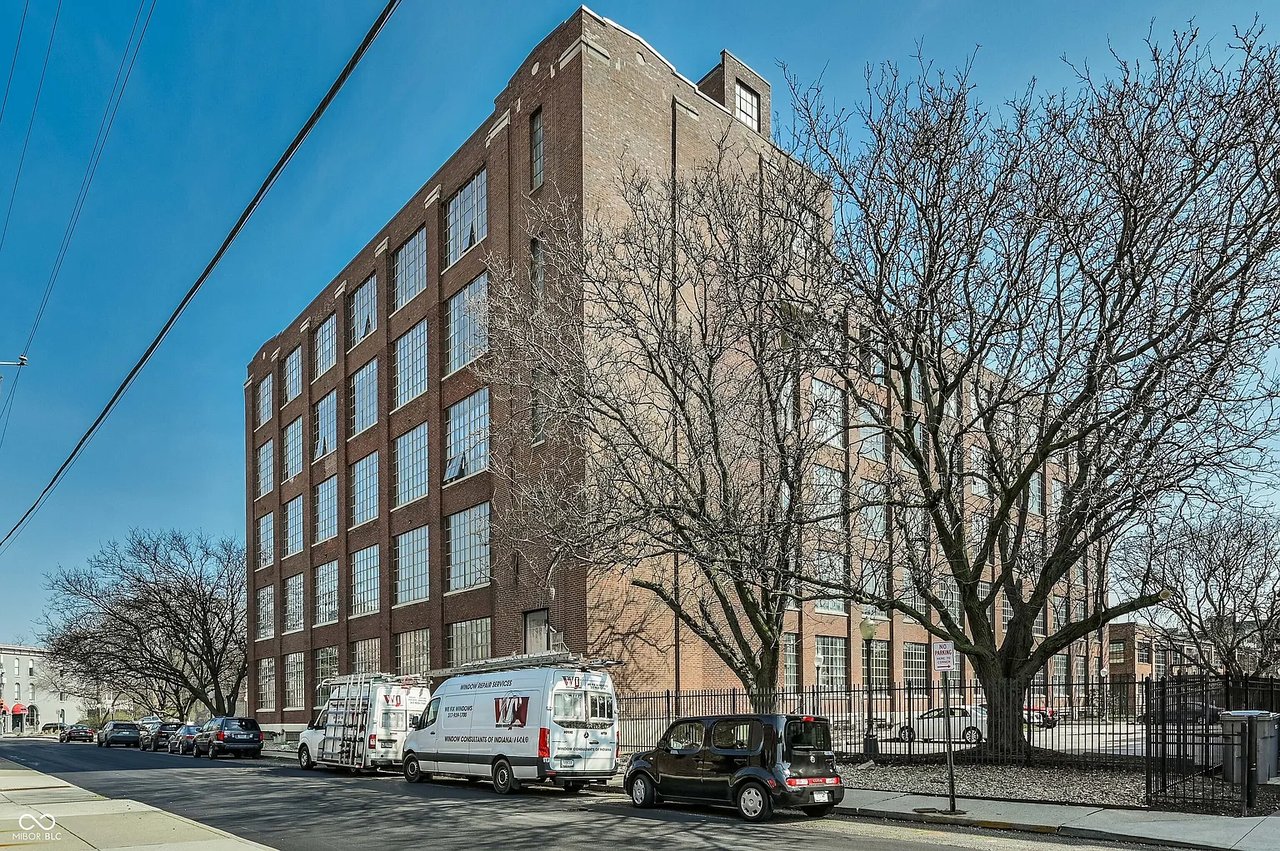 611 N Park Ave #208