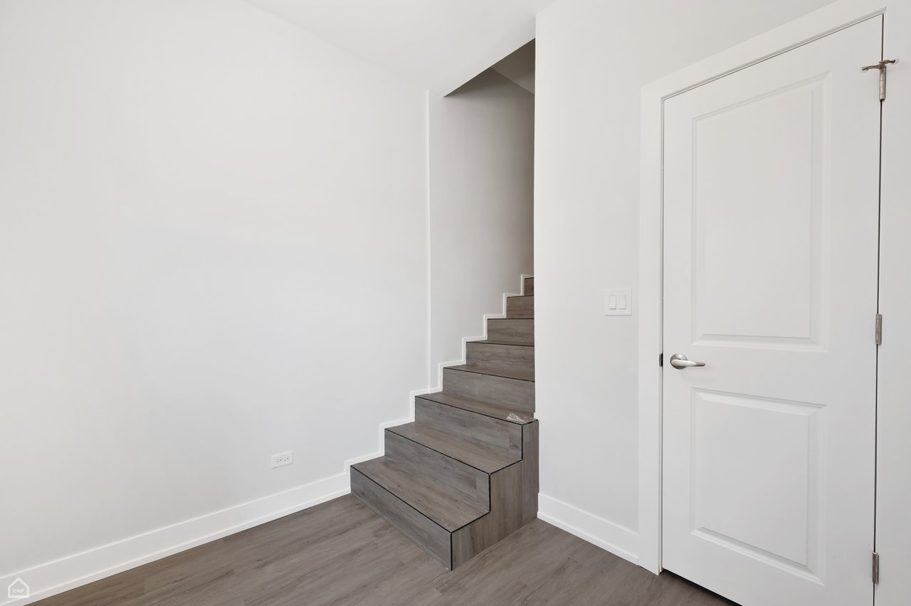 2901 N Sacramento 