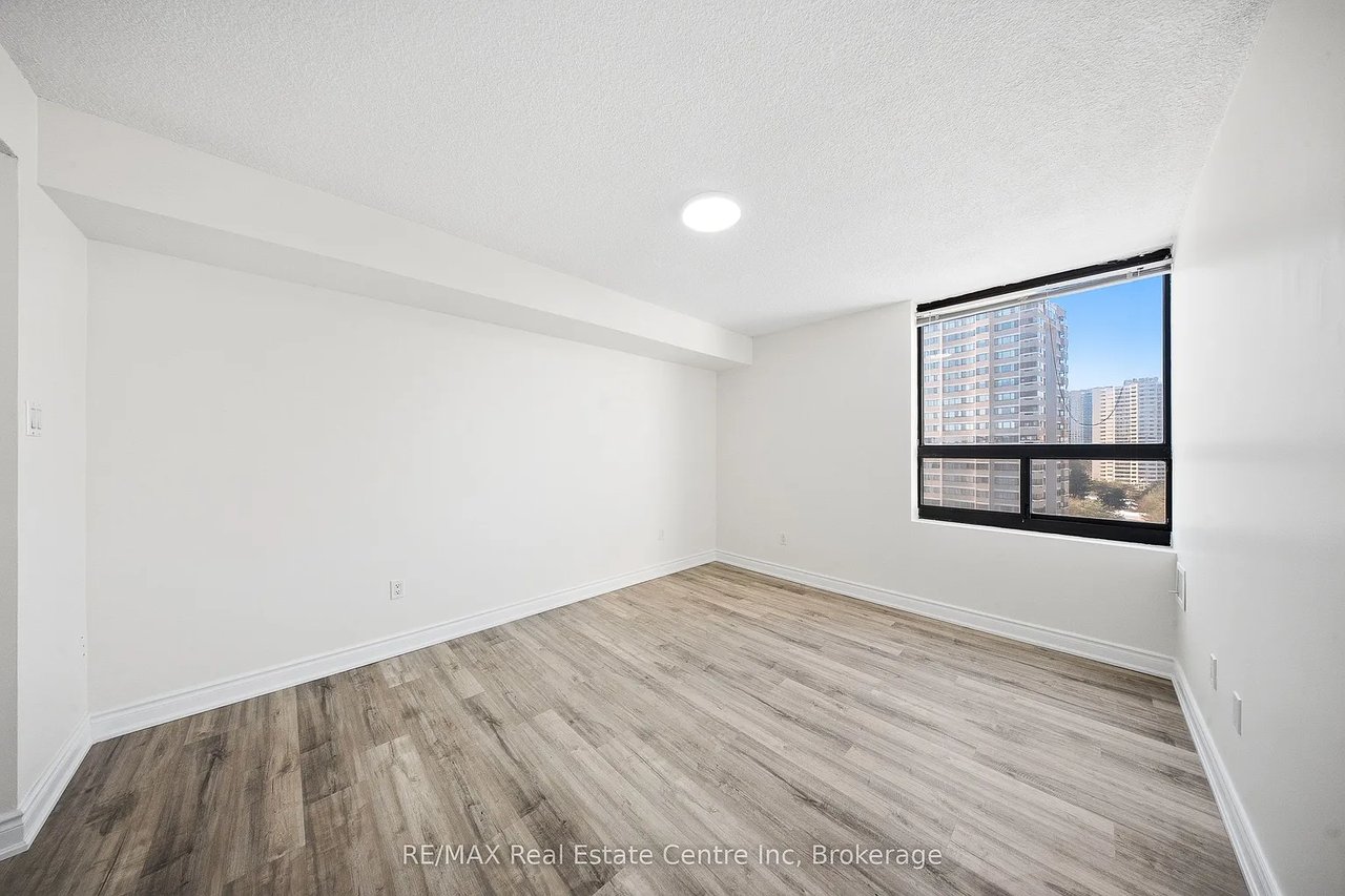 20 Mississauga Valley Blvd 1204