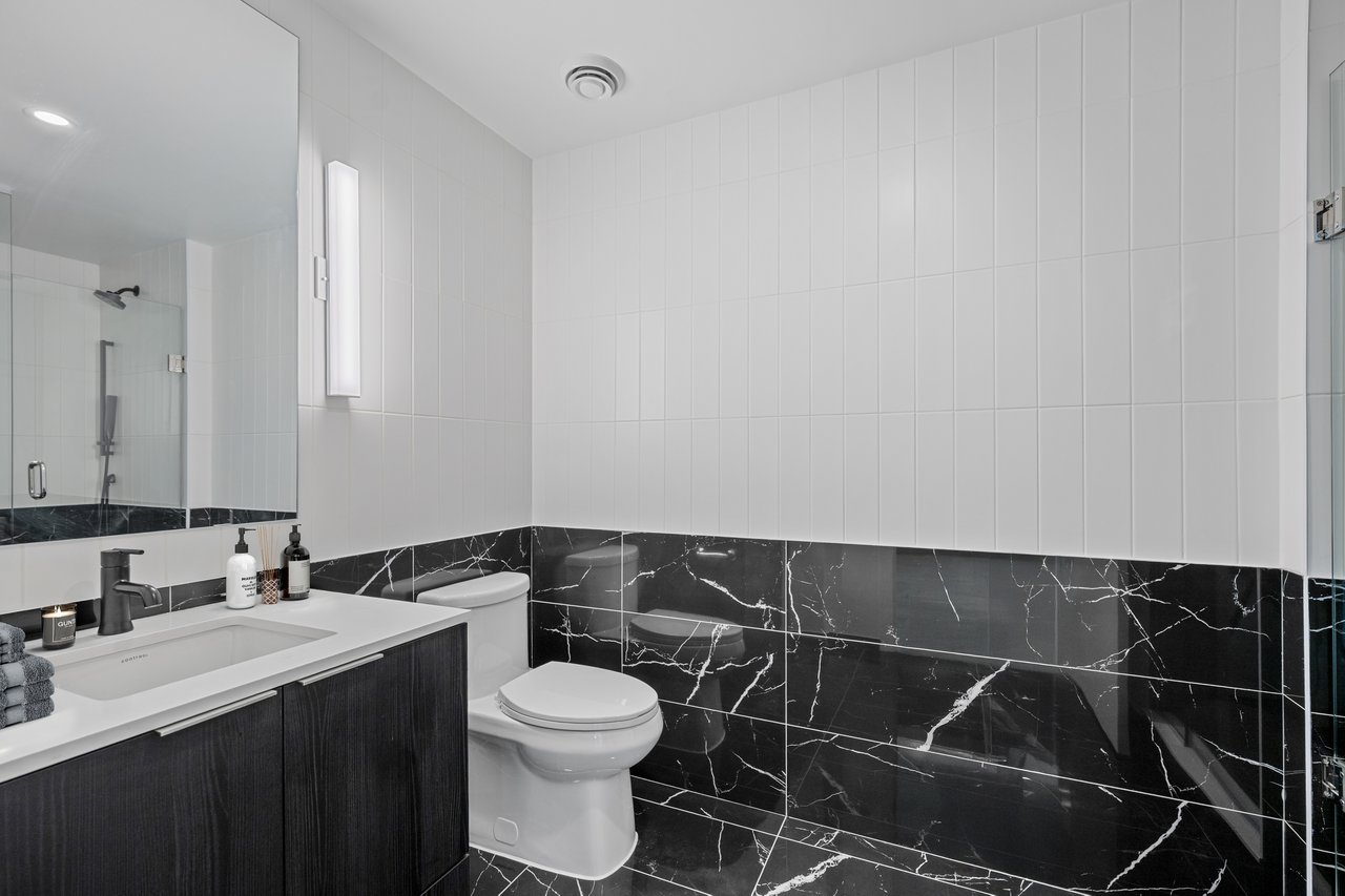 327 King Street W, Toronto C01 Unit: 4304