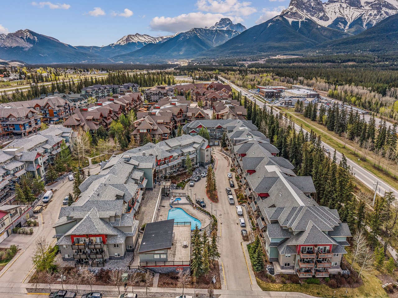 Short Term Rental Income Property in Grizzly Lodge Canmore