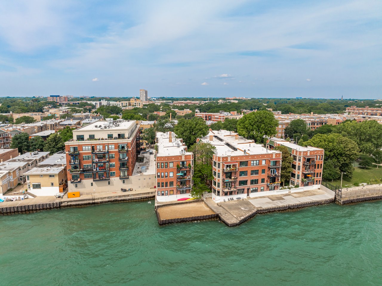 7631 N Eastlake Terrace Unit: 2A-3A