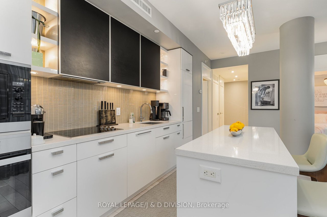 32 Davenport Rd #1007