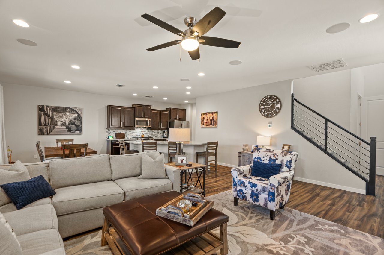 22136 N 28th Place