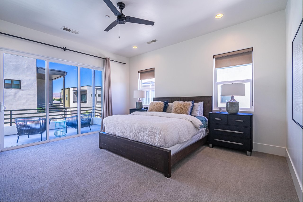 COUNTRY CLUB GOLF COURSE RETREAT