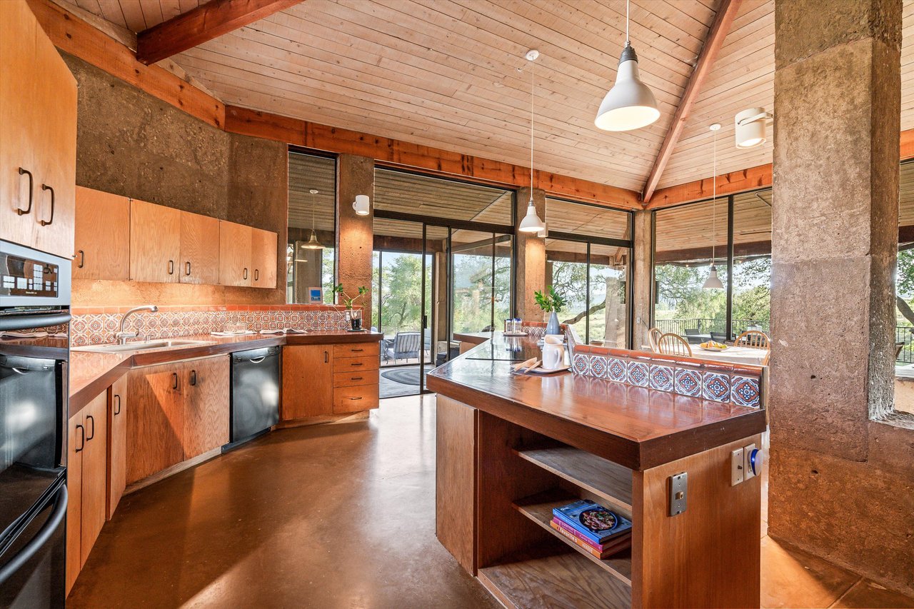 85 Hog Canyon Road