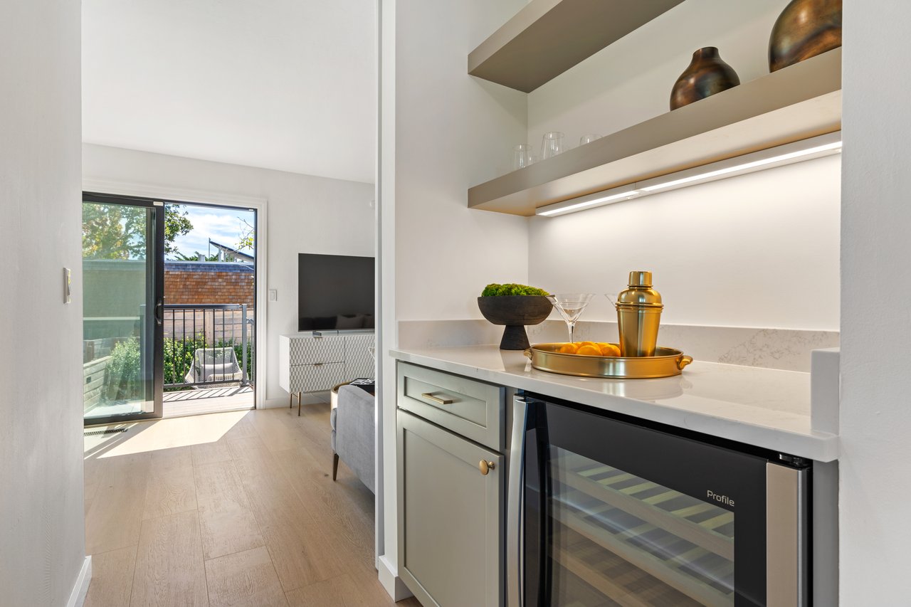 Stylish View Home on a Cul-De-Sac