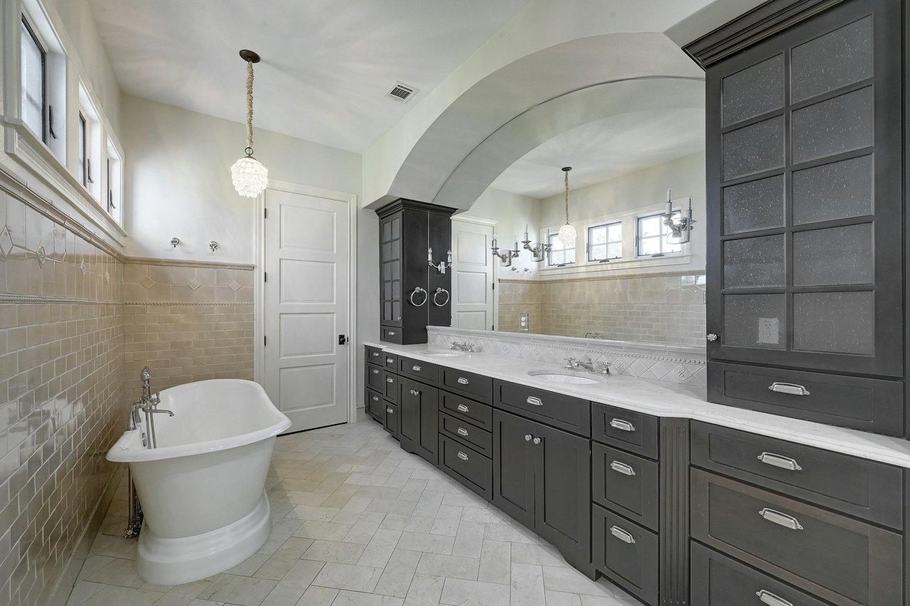 Coming Soon in Barton Creek!