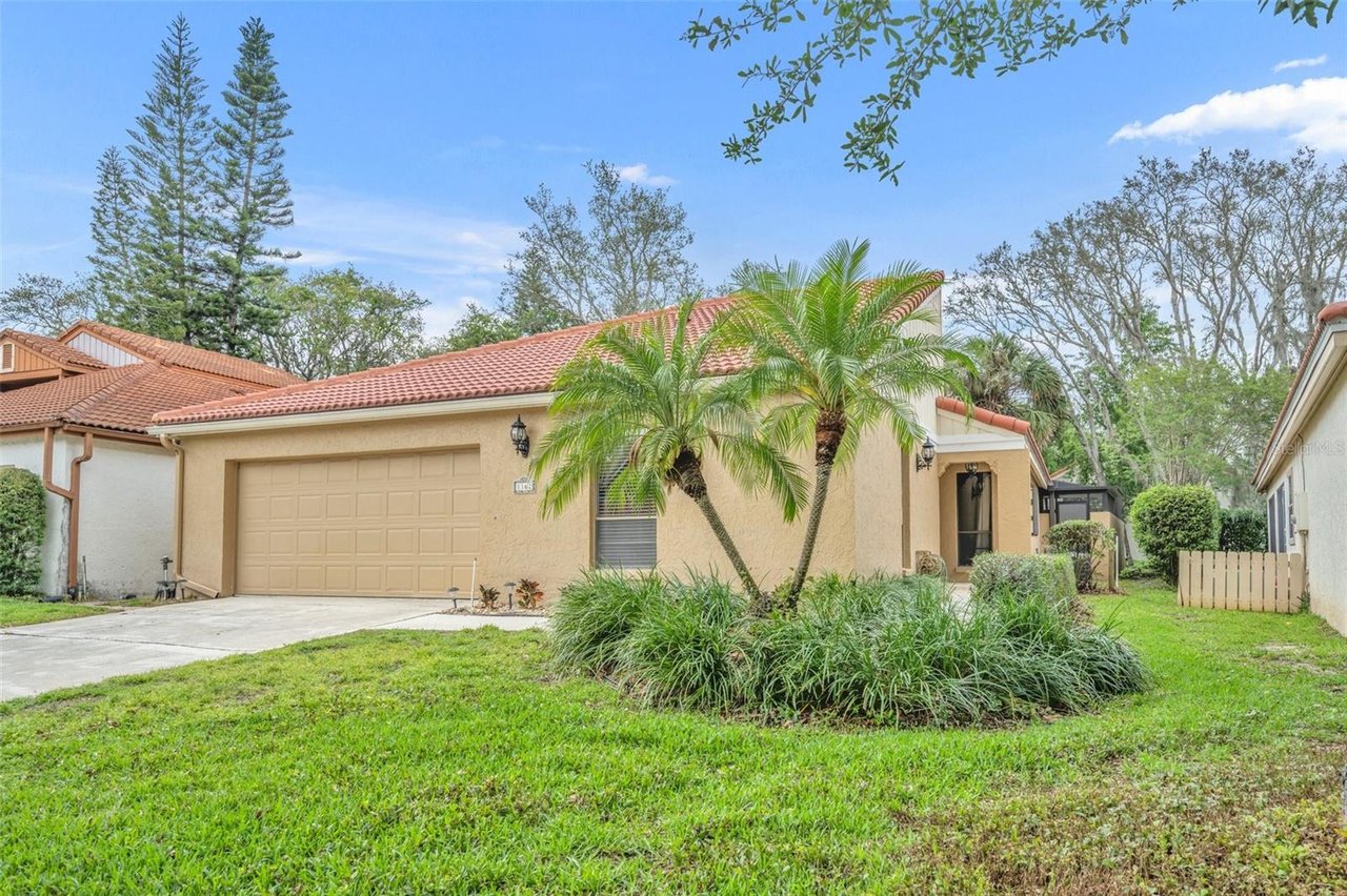 1162 E Winged Foot Cir