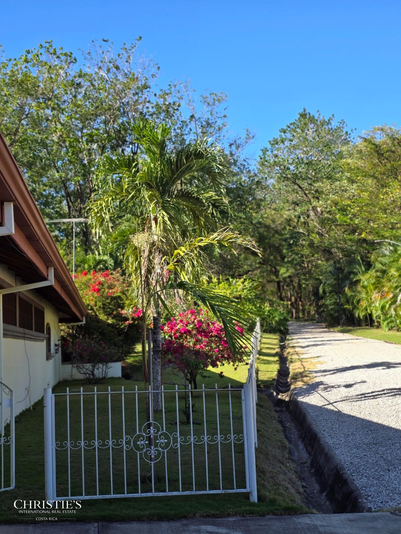 Private Estate Close to the Coast - Rancho Las Melinas