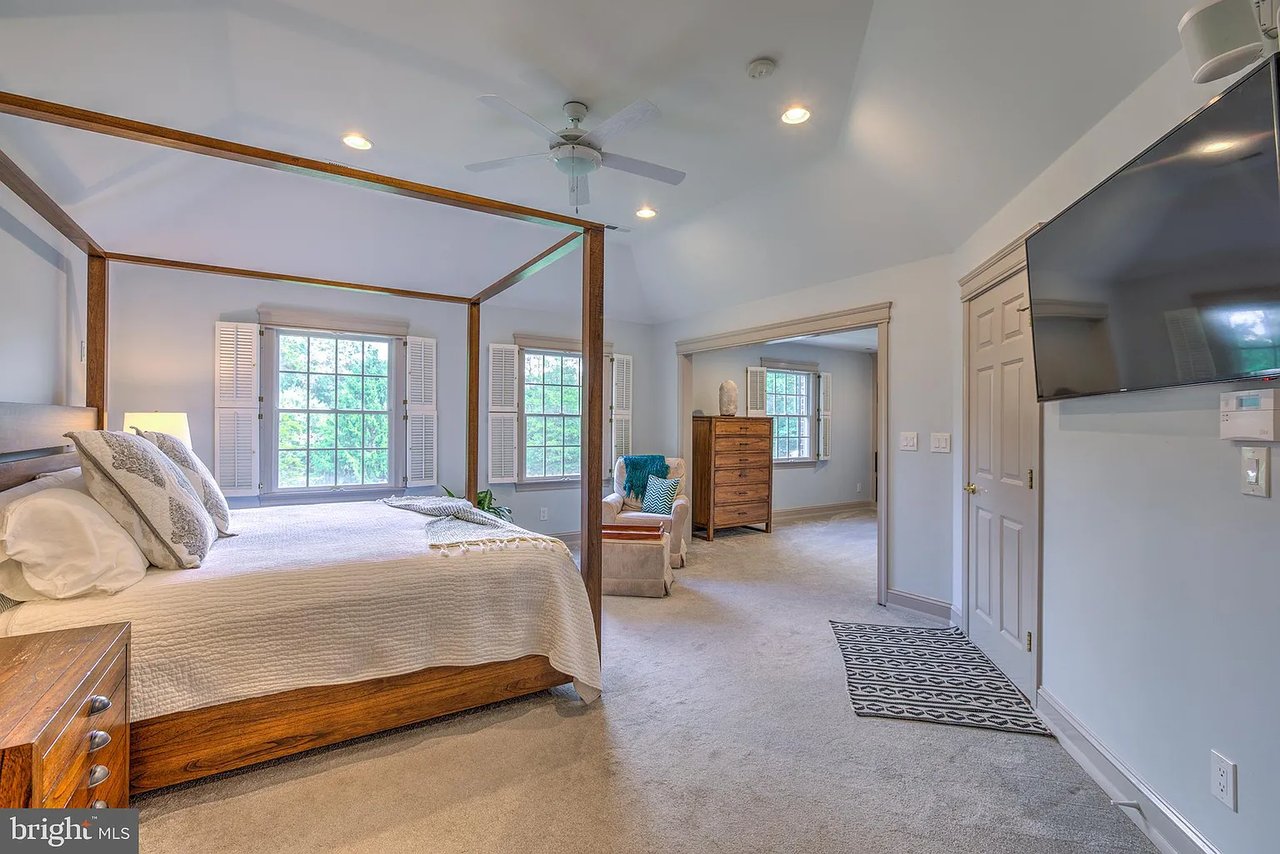 6 Rustic Dr