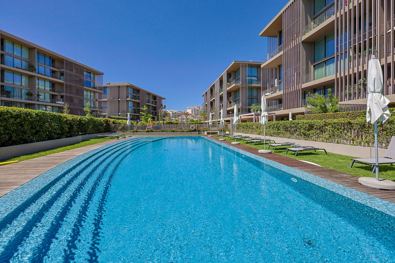 Elegant 2-Bedroom Apartment in One Living Cascais with Premium Amenities