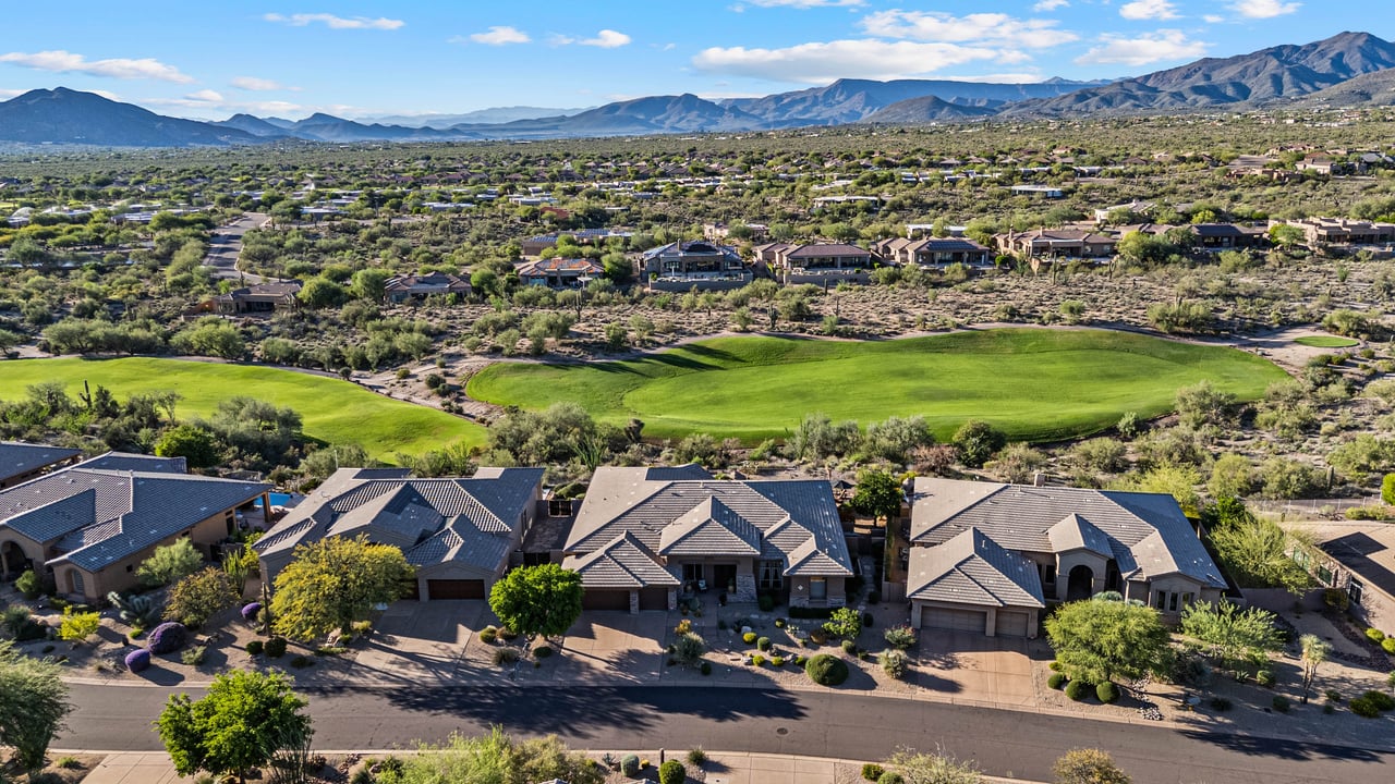 9812 E ROADRUNNER Drive